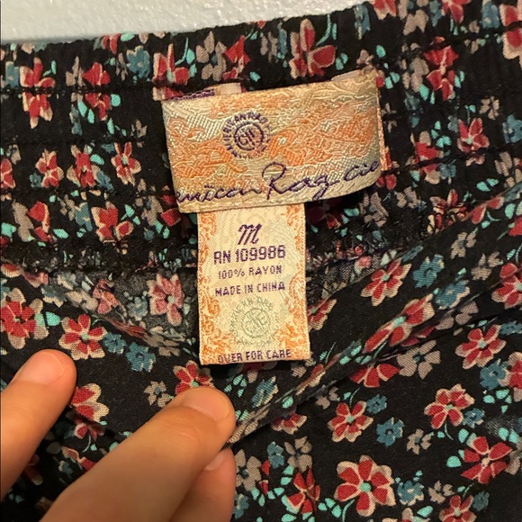 American Rag shorts - Picture 2 of 5